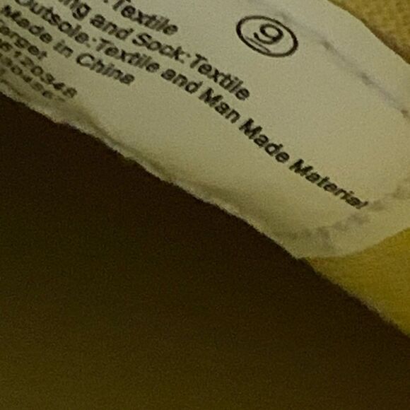 Universal Thread size 9 light yellow sneakers. - Picture 7 of 8